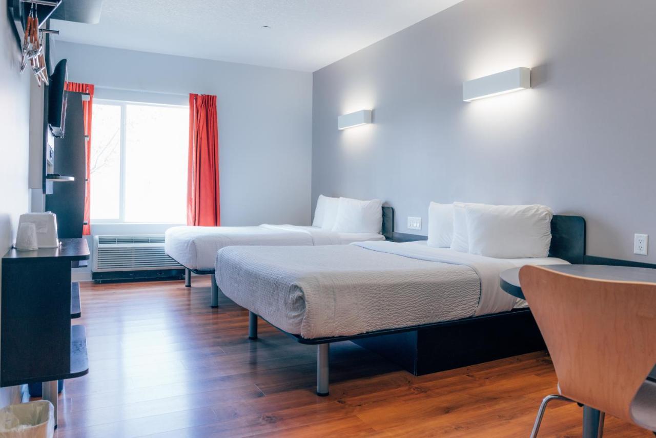 Motel 6 Airdrie Zewnętrze zdjęcie