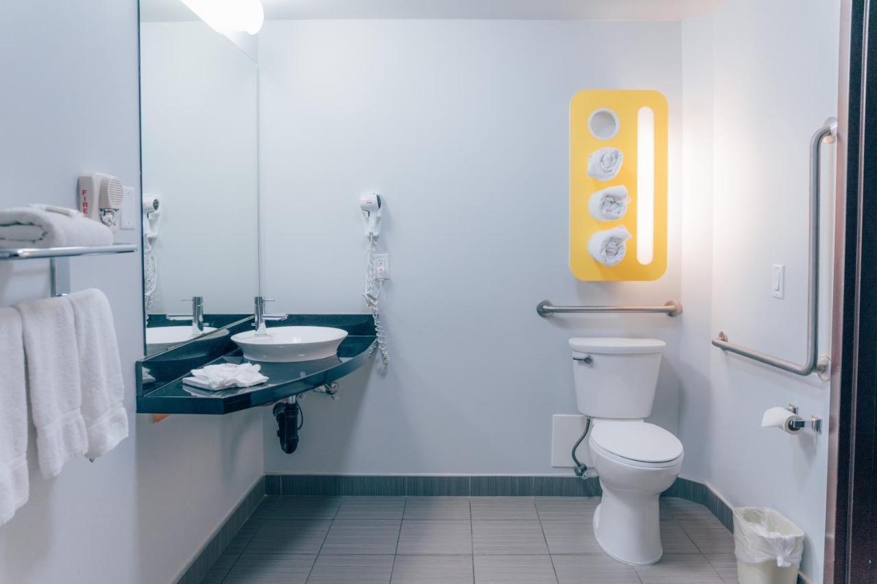Motel 6 Airdrie Zewnętrze zdjęcie