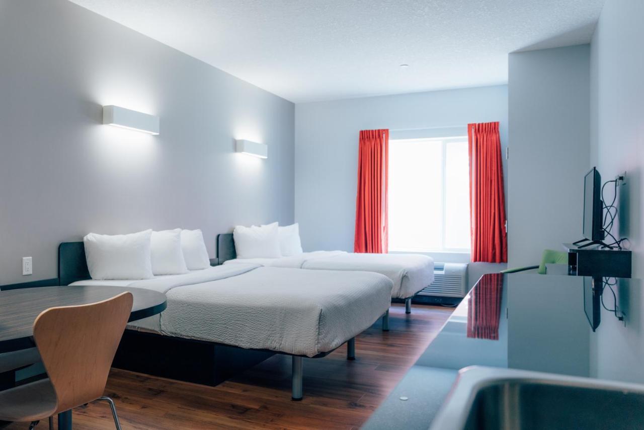 Motel 6 Airdrie Zewnętrze zdjęcie