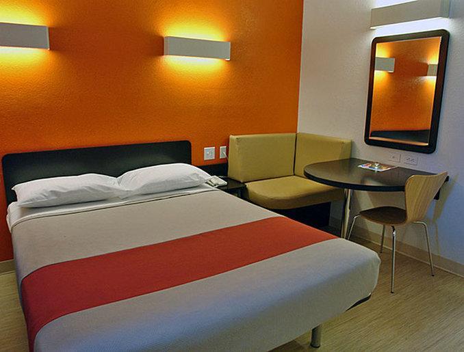 Motel 6 Airdrie Zewnętrze zdjęcie