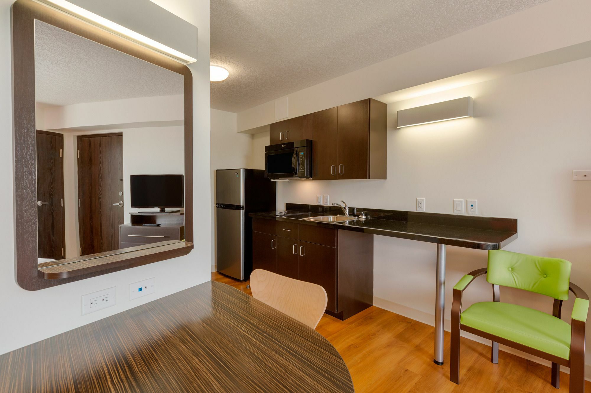 Motel 6 Airdrie Zewnętrze zdjęcie